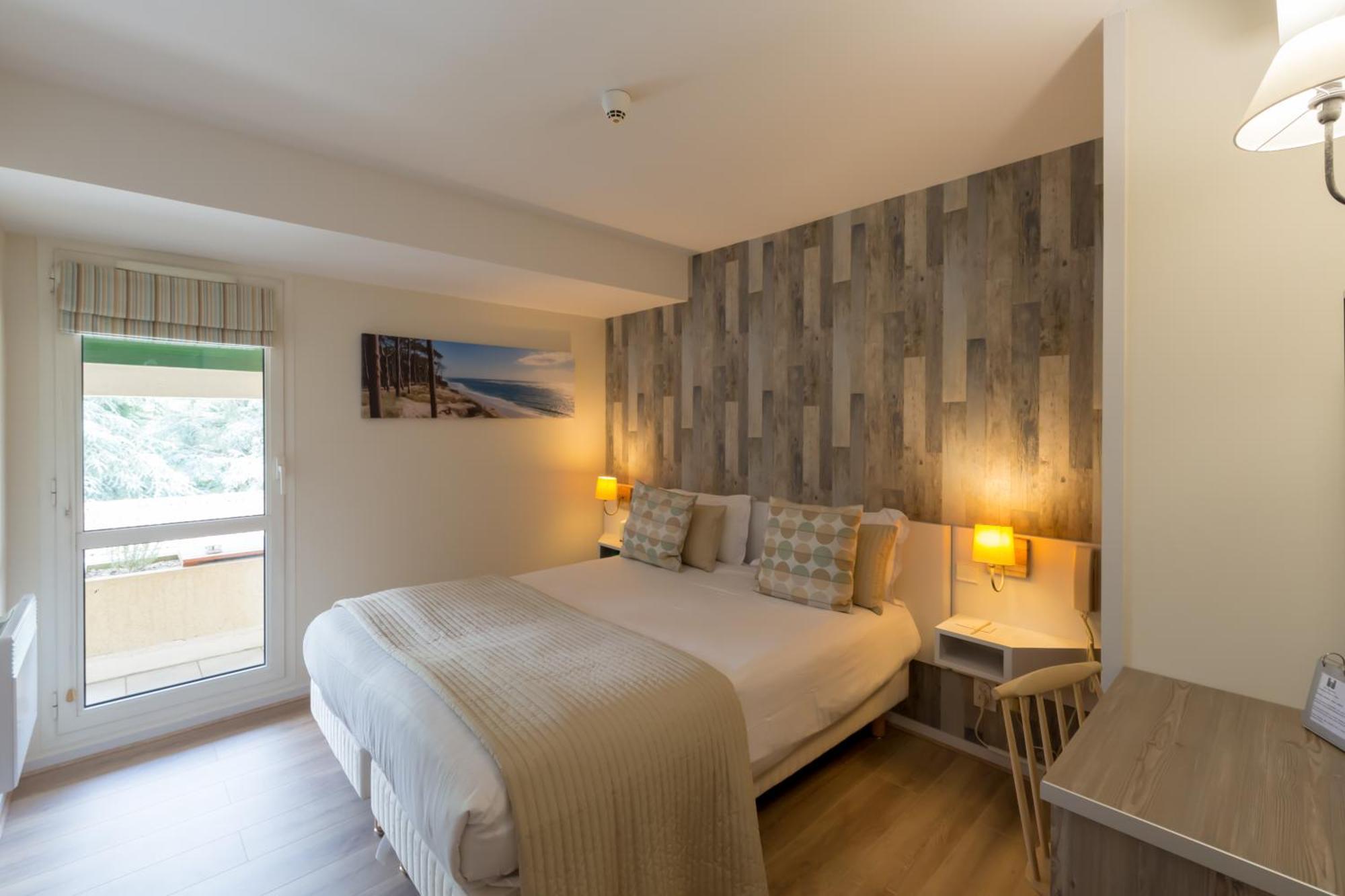 Pey La Tour - Logis Hotels & Restaurant Salleboeuf Экстерьер фото