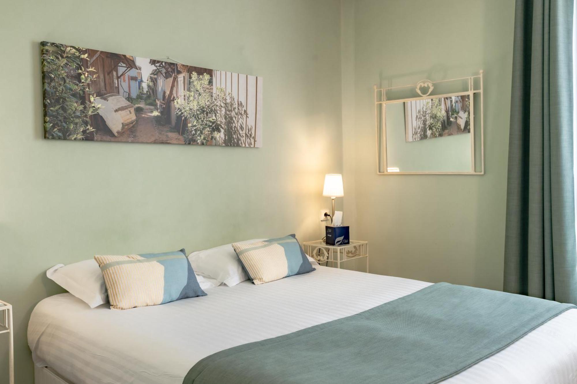 Pey La Tour - Logis Hotels & Restaurant Salleboeuf Экстерьер фото